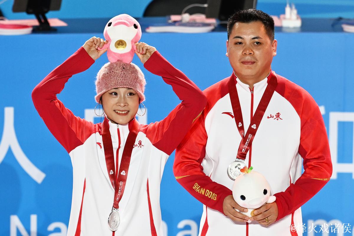 全运会霹雳舞女子组决赛 刘清漪力克对手蝉联冠军